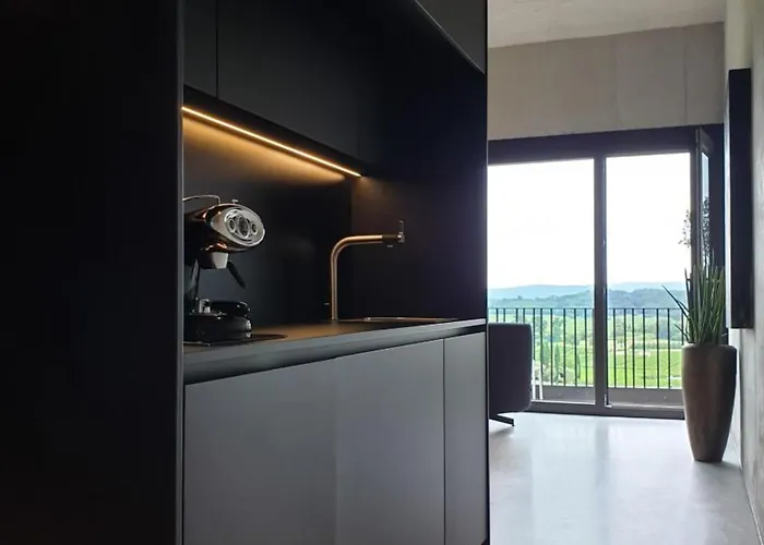 Fana Estate Διαμέρισμα Dobrovo