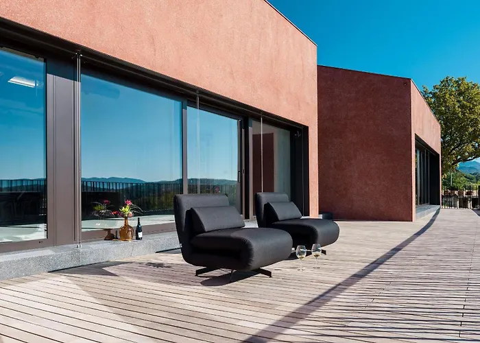 Fana Estate Διαμέρισμα Dobrovo