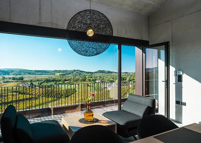 Fana Estate * ドブロボ